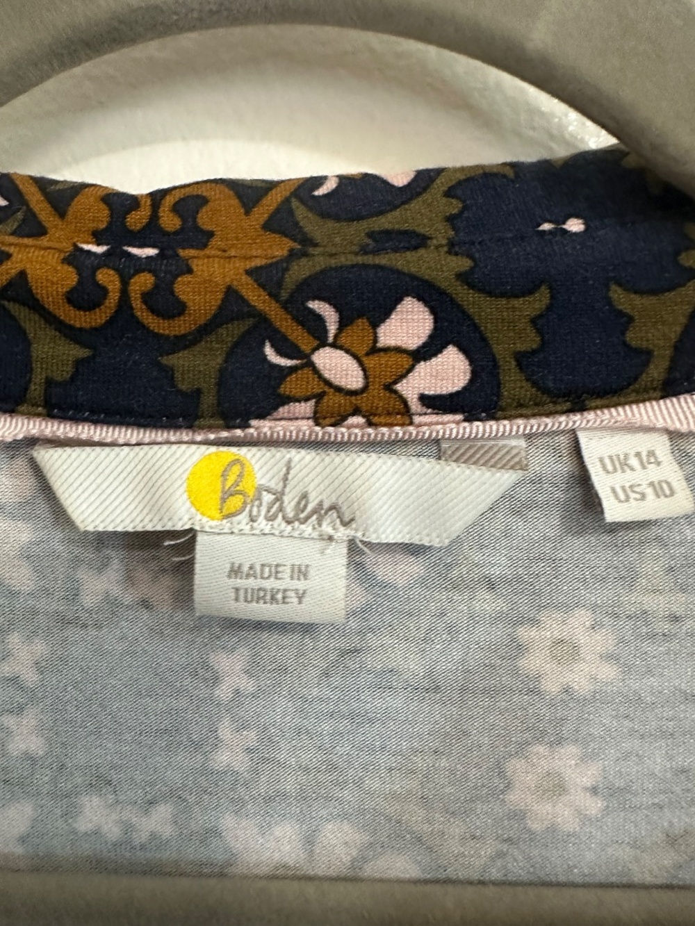 Boden Button Down Floral Print Collared Shirt, Jersey Knit, US 10 - Picture 4 of 7